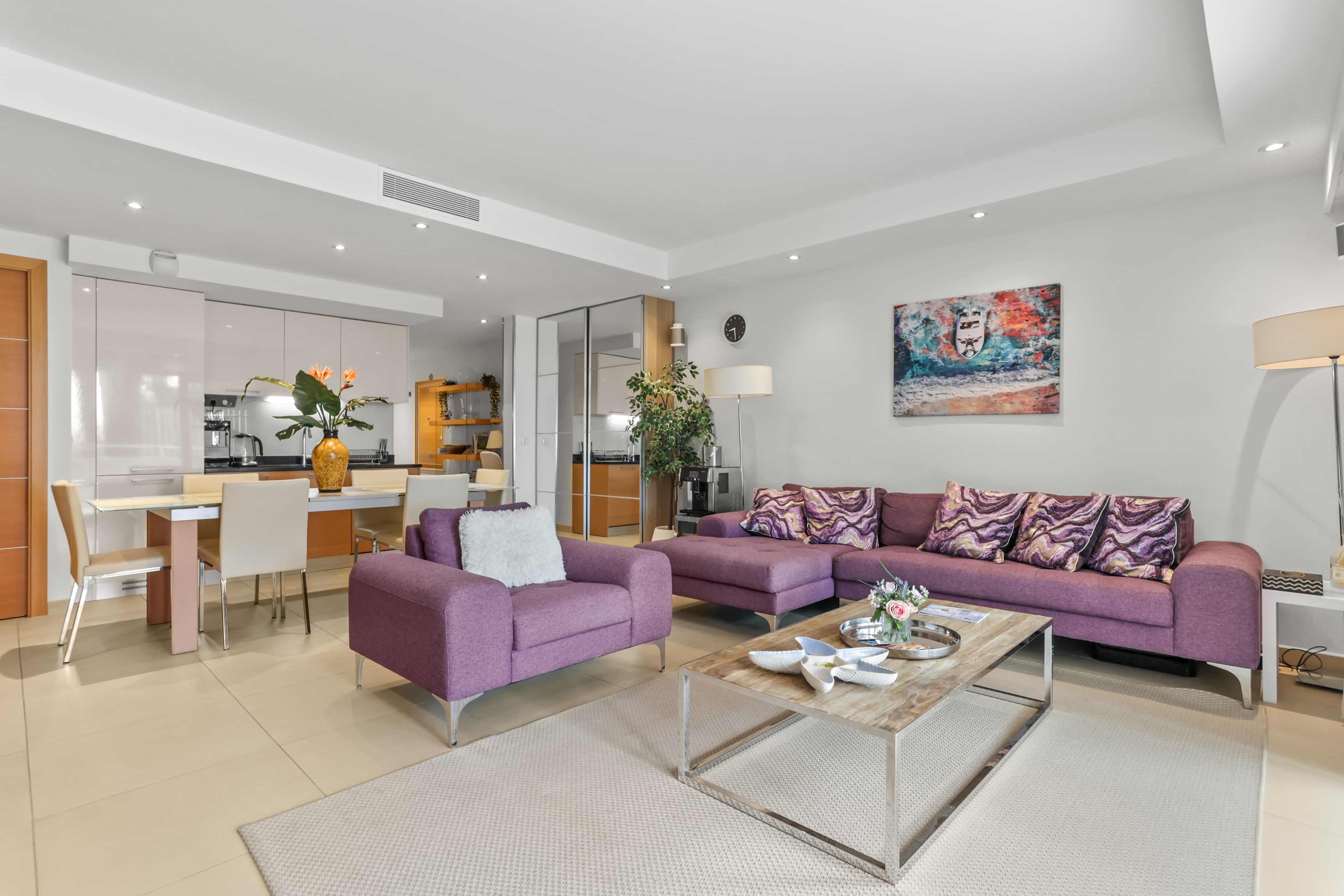 Modern Apartment — photo 2