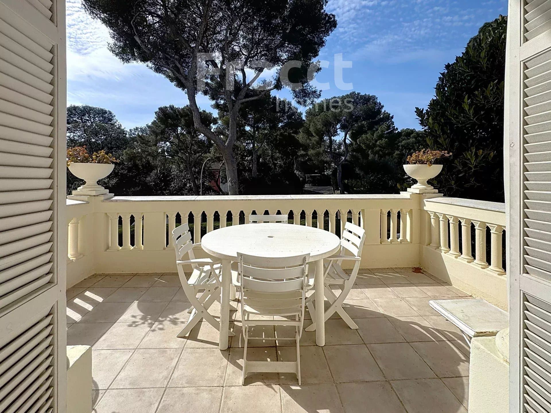 Elegant Riviera Apartment — photo 3