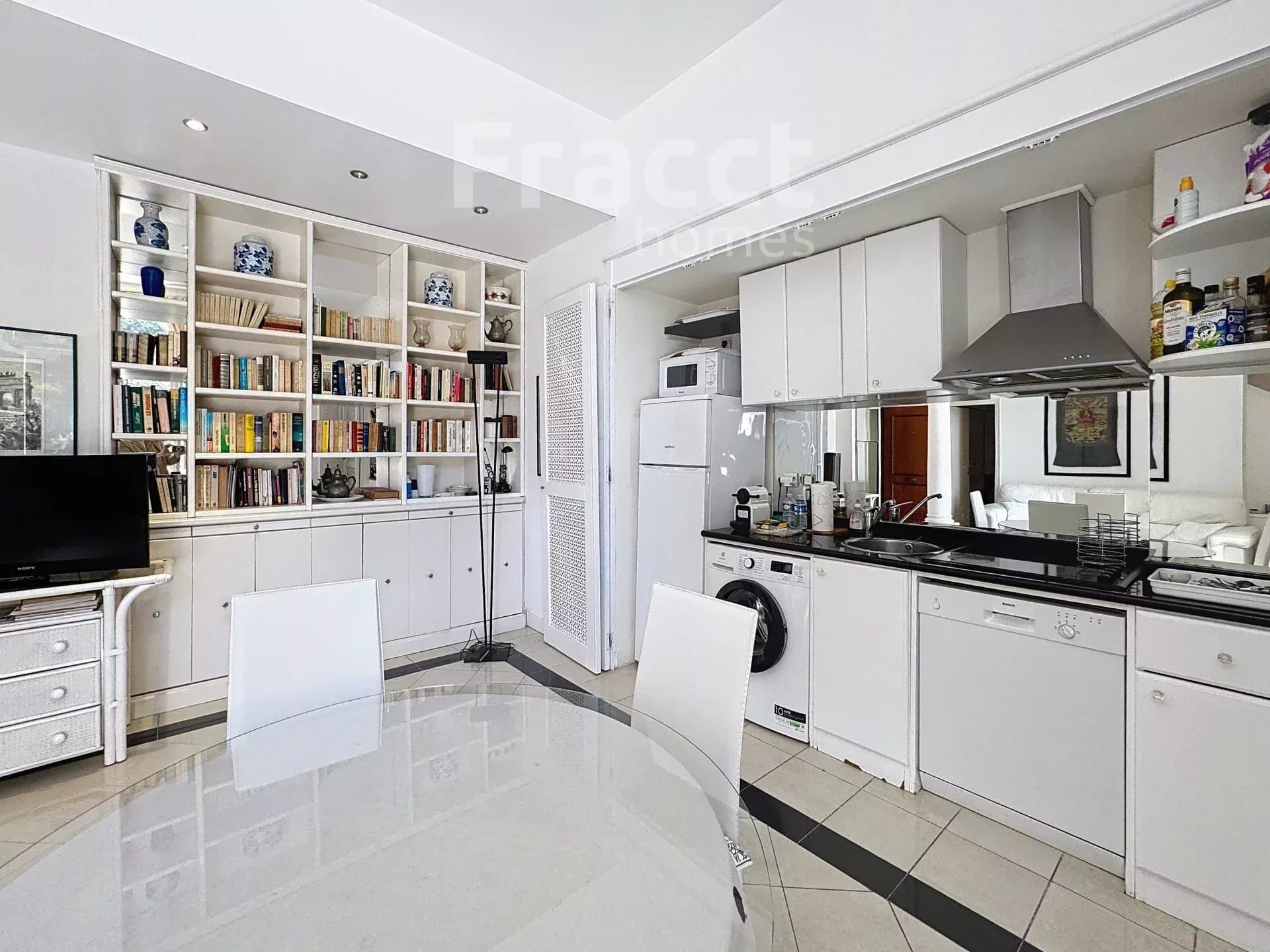 Elegant Riviera Apartment — photo 5