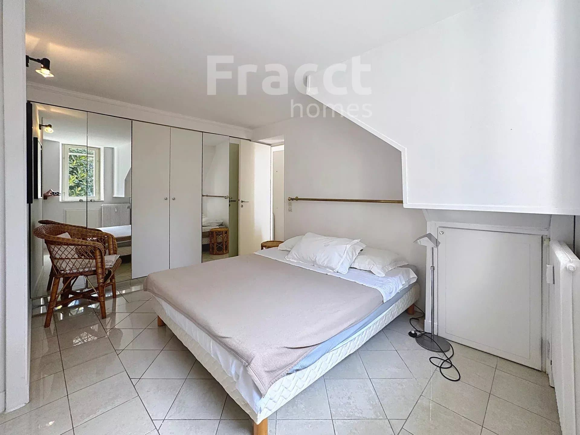 Elegant Riviera Apartment — photo 9