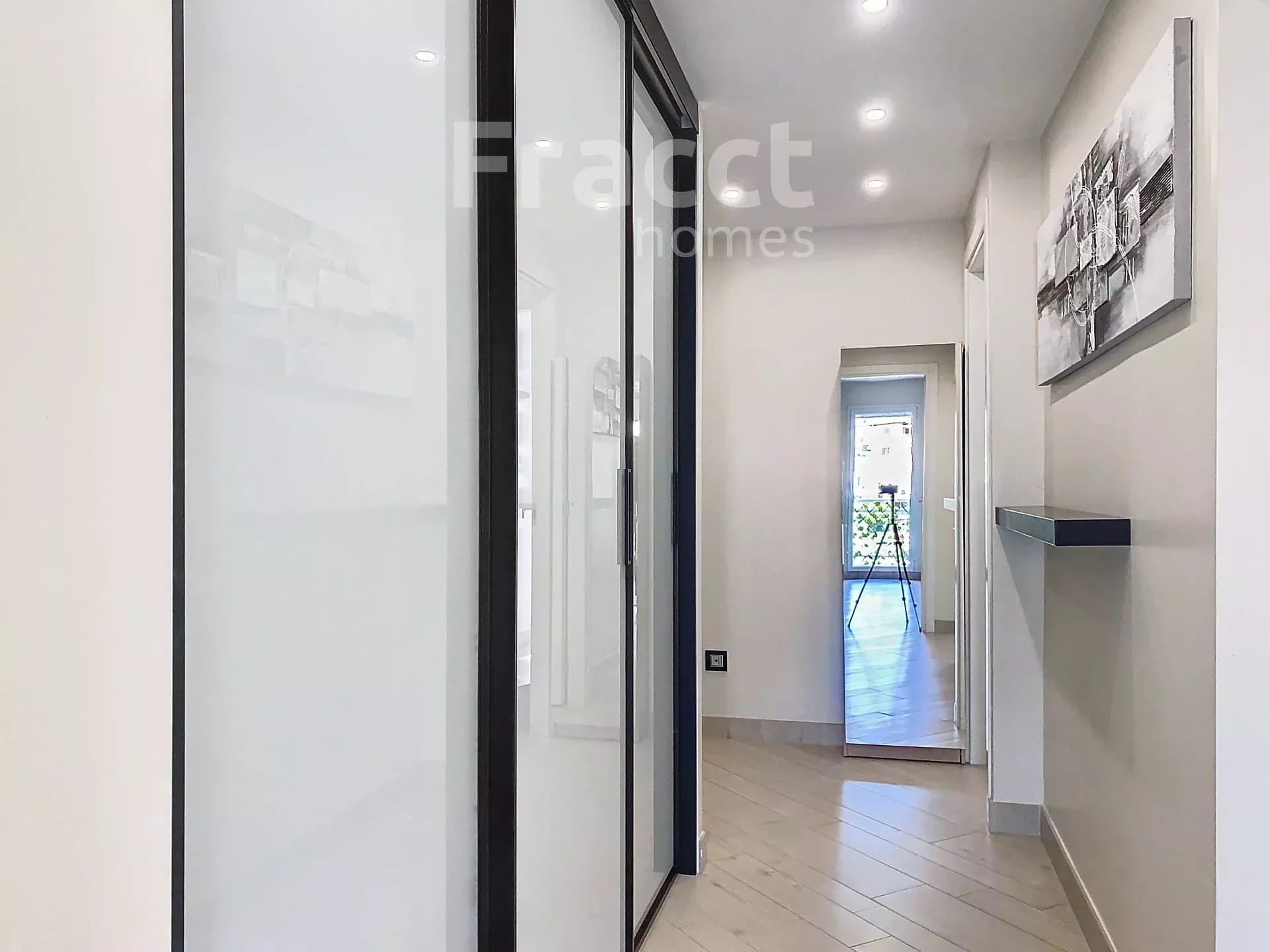 Charming Apartment with Mountain Views — photo 26