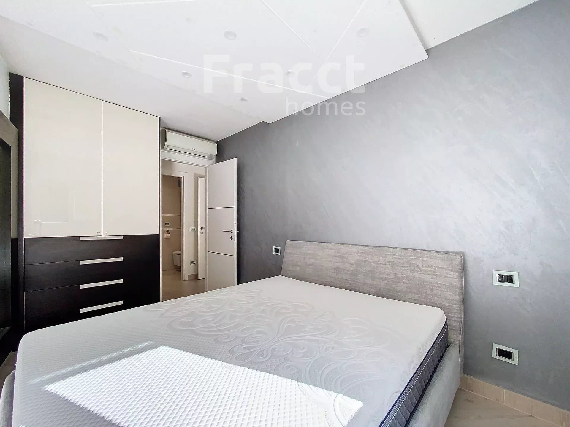 Charming Apartment with Mountain Views — photo 17