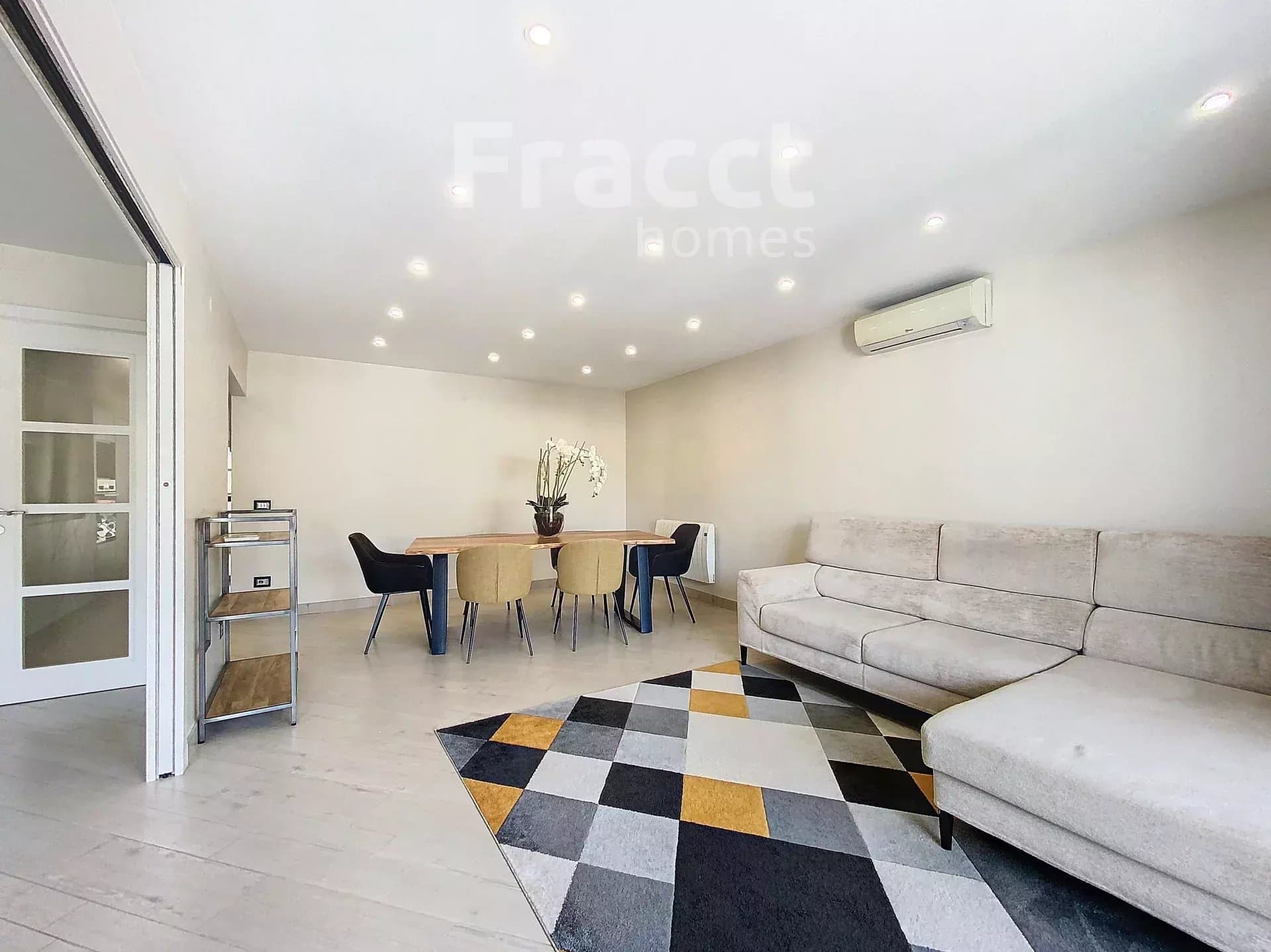 Charming Apartment with Mountain Views — photo 3