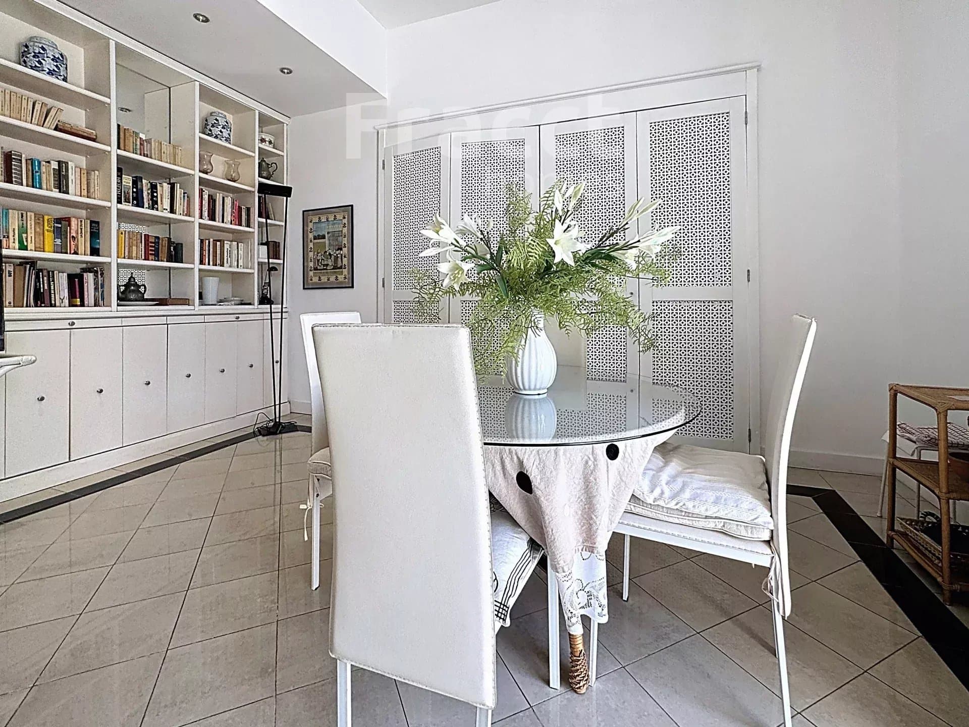 Elegant Riviera Apartment — photo 6