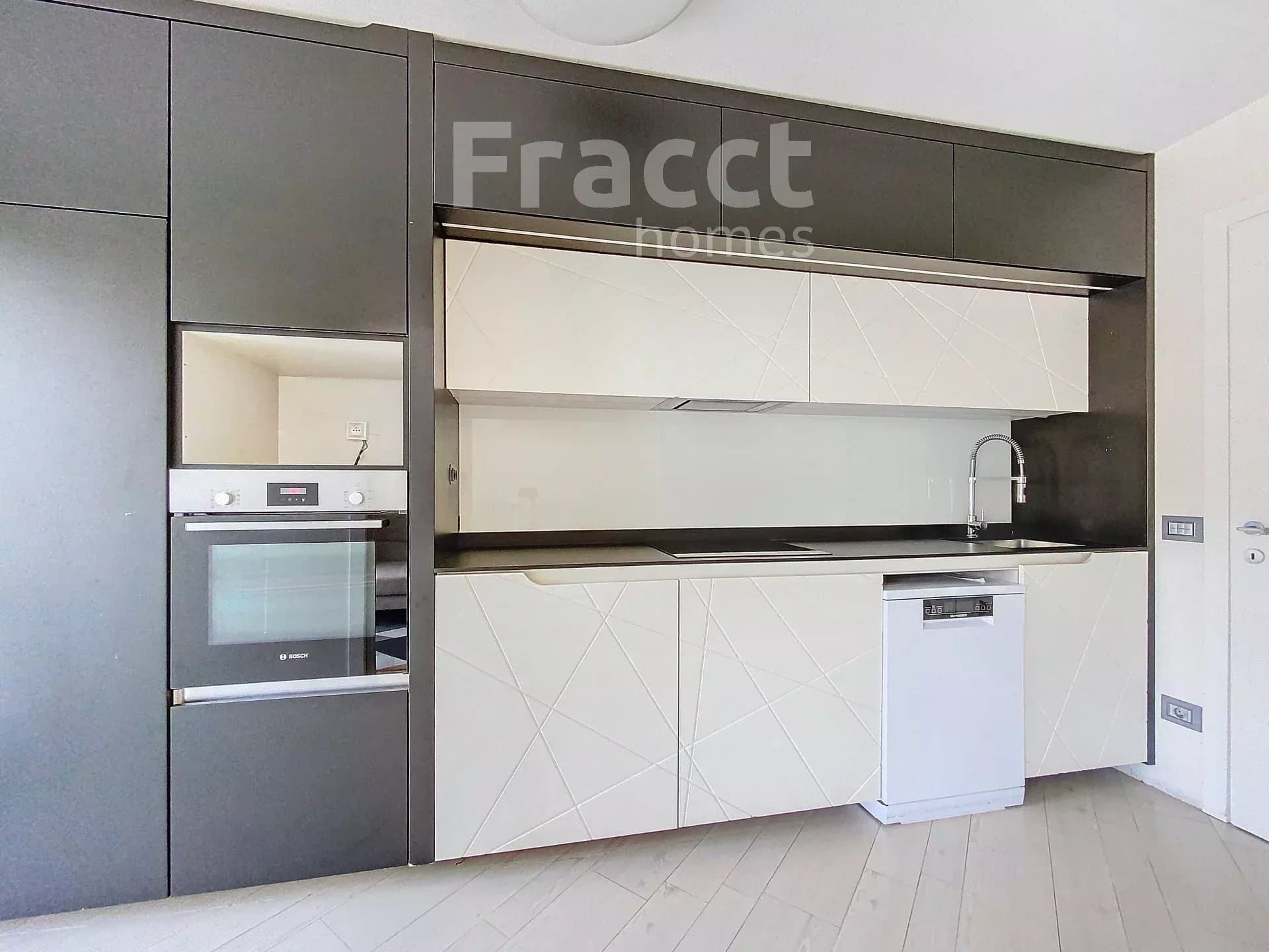 Charming Apartment with Mountain Views — photo 12