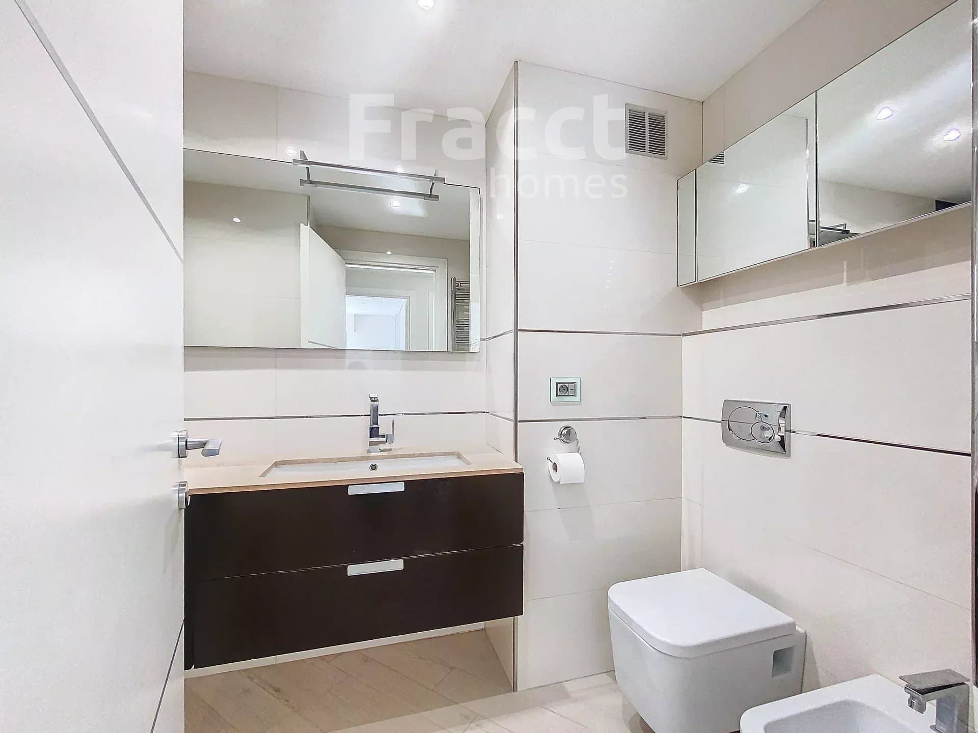 Charming Apartment with Mountain Views — photo 21