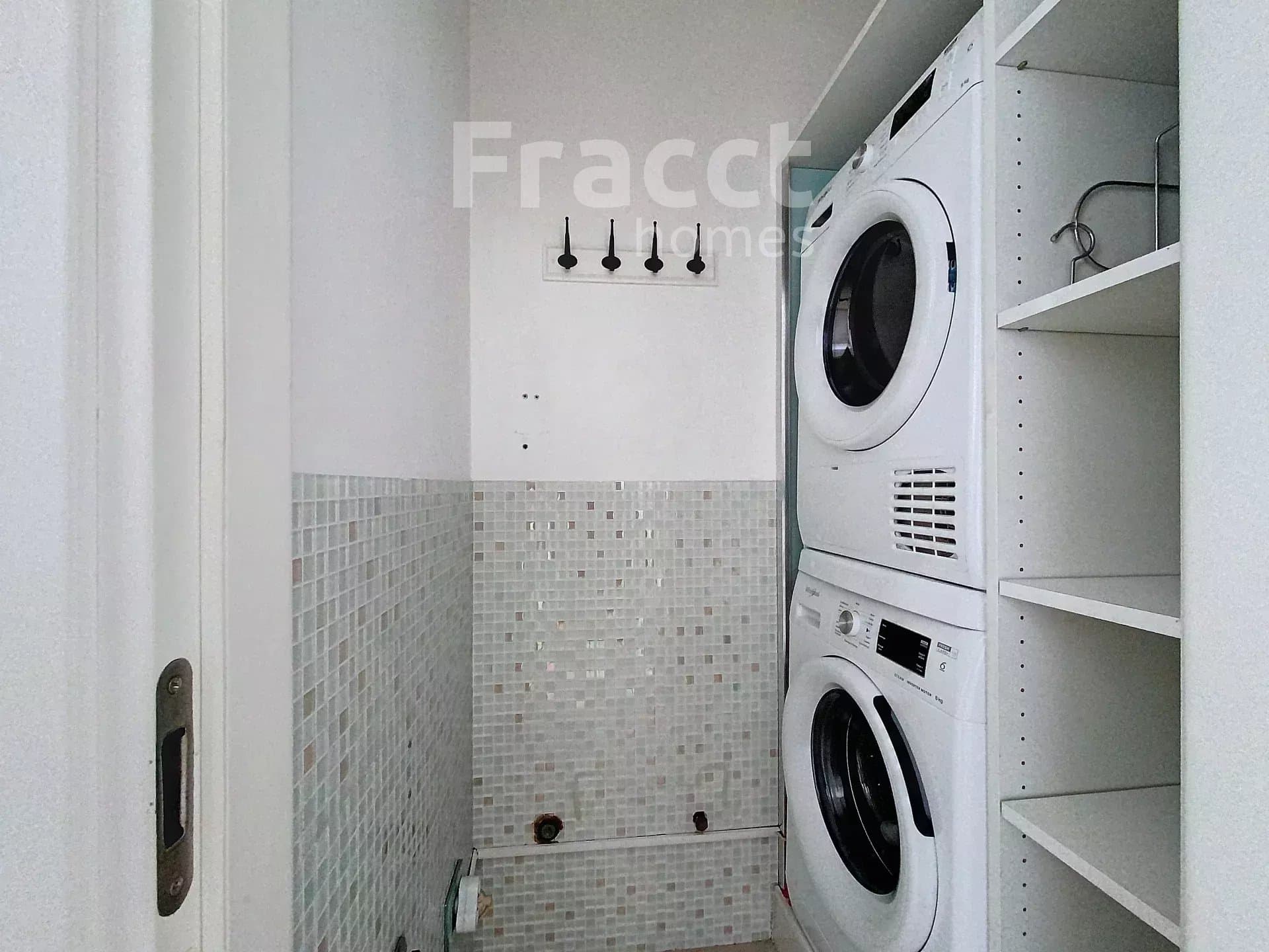 Charming Apartment with Mountain Views — photo 24
