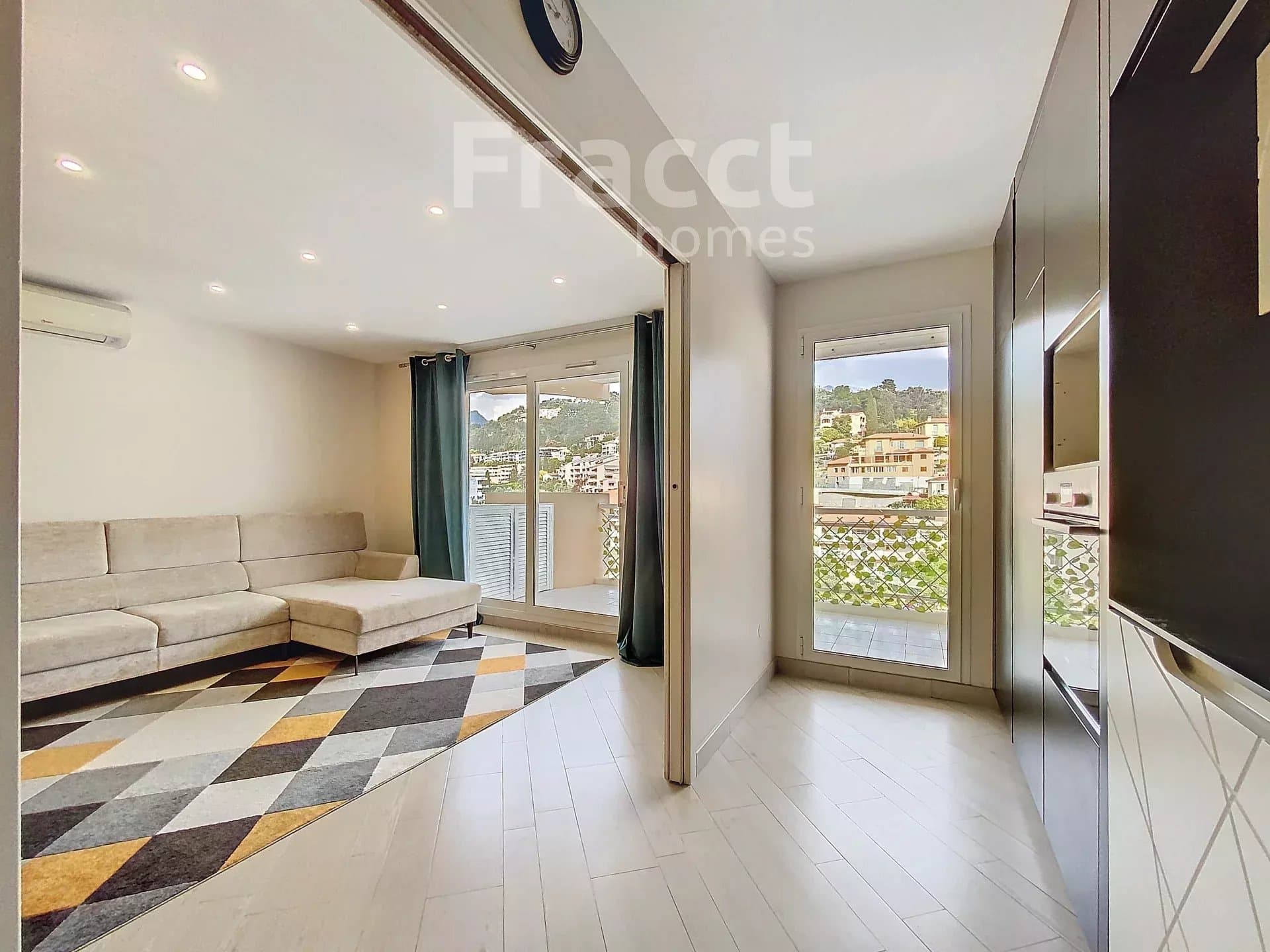 Charming Apartment with Mountain Views — photo 14
