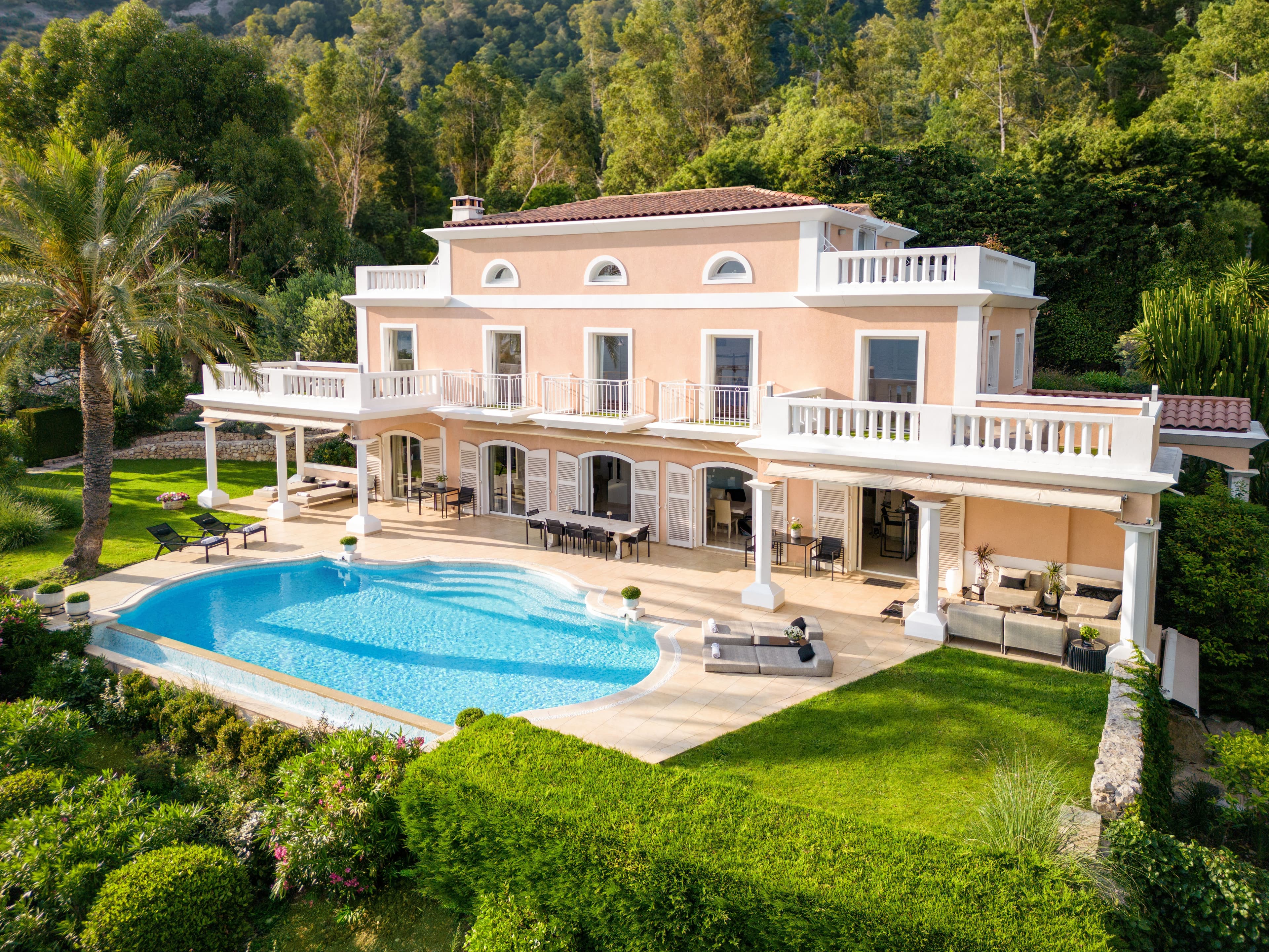 Villa Monaco — photo 1