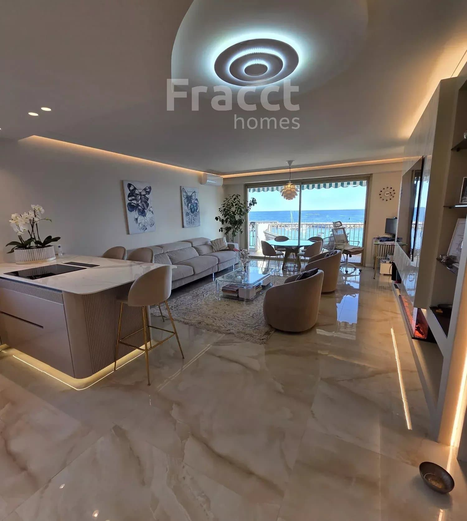 Seafront Elegant Apartment — photo 20
