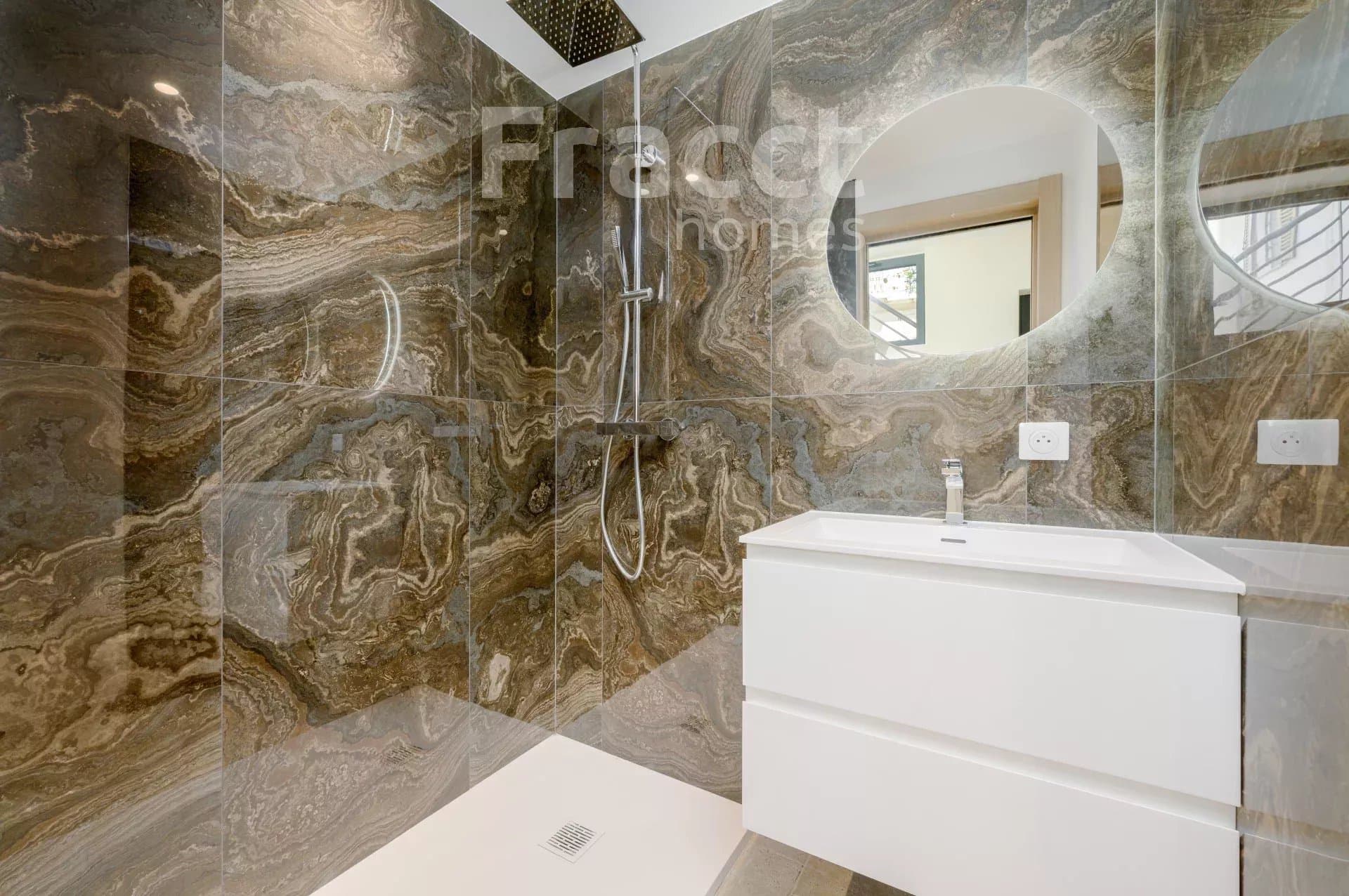 Refinded Garden-Level Duplex — photo 16
