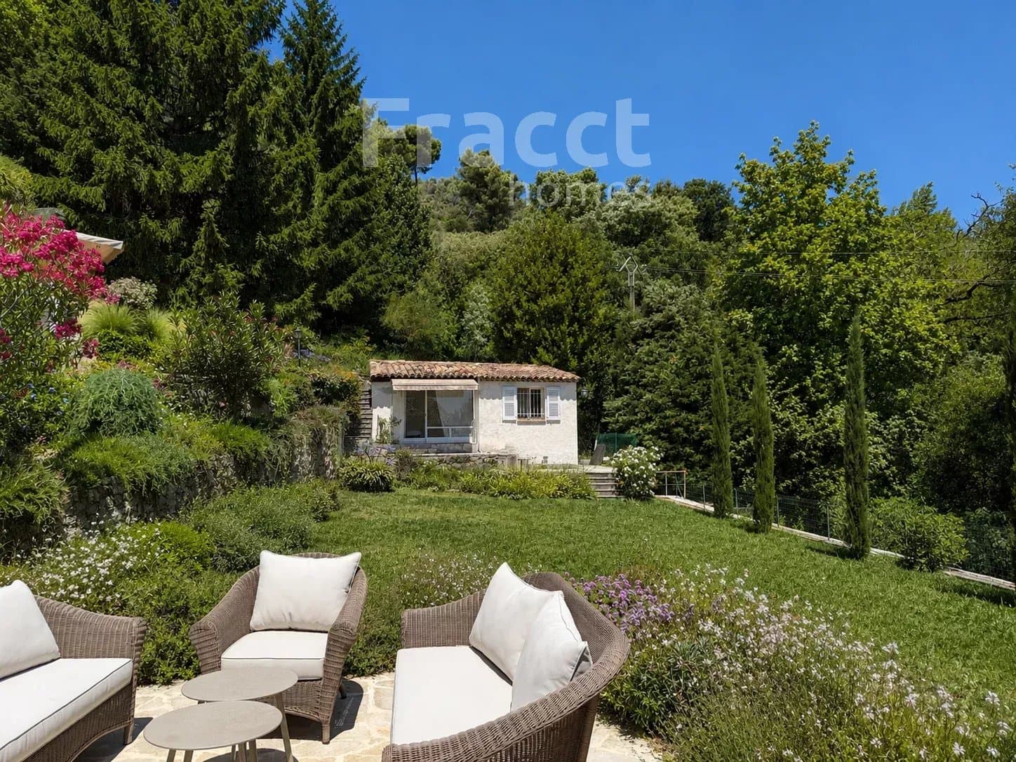 Renovated Provençal Villa — photo 37