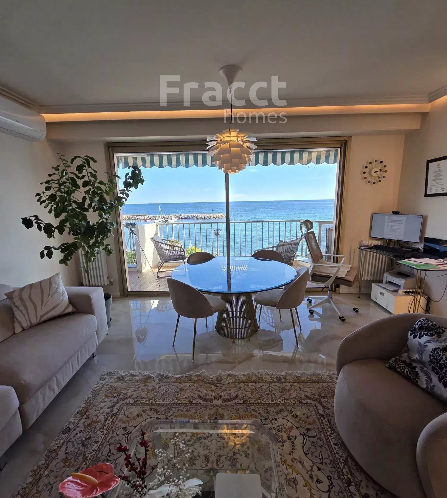 Seafront Elegant Apartment — photo 5
