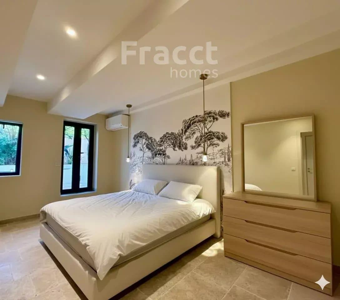 Refinded Garden-Level Duplex — photo 21
