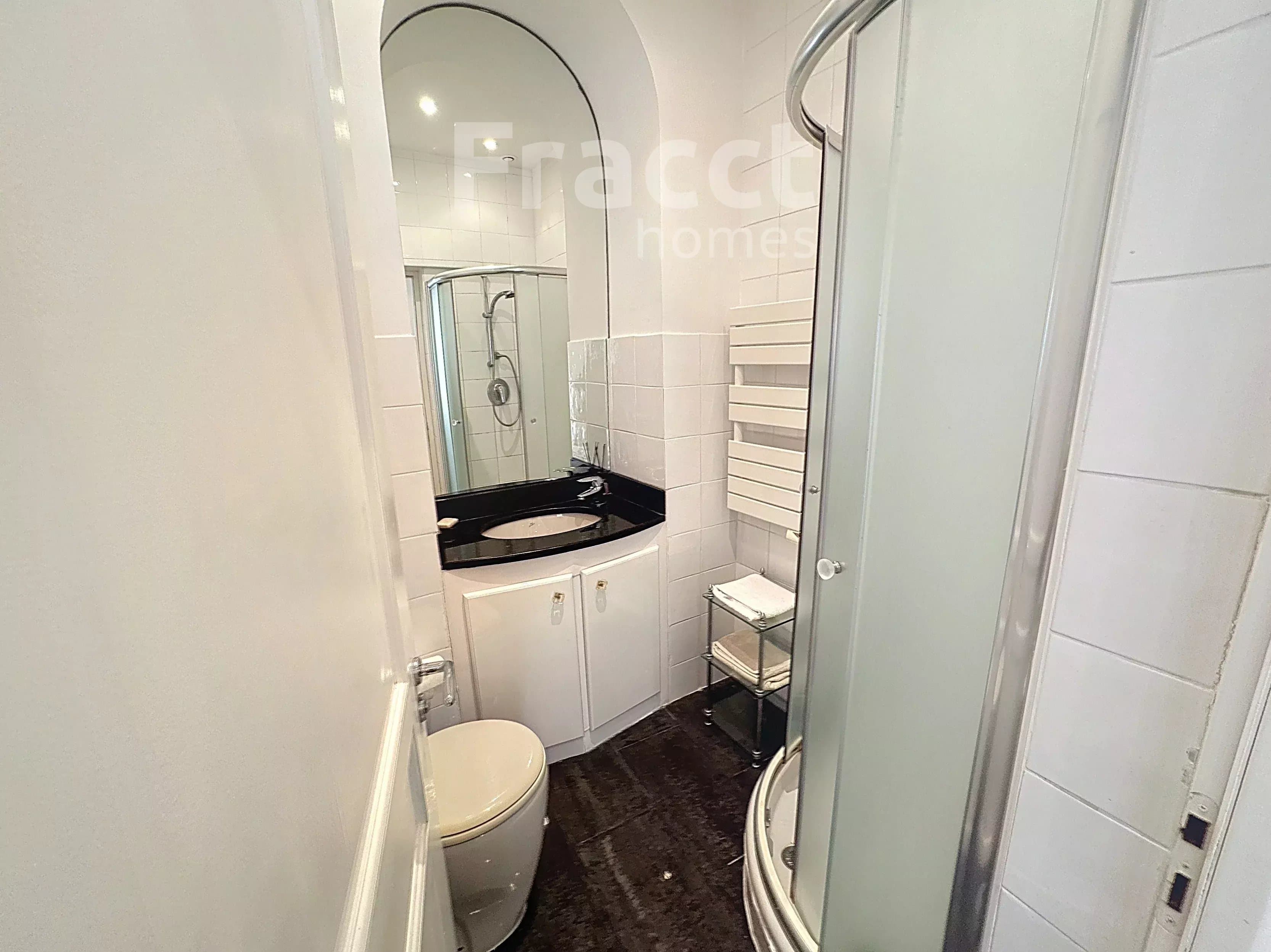 Belle Époque Apartment — photo 9