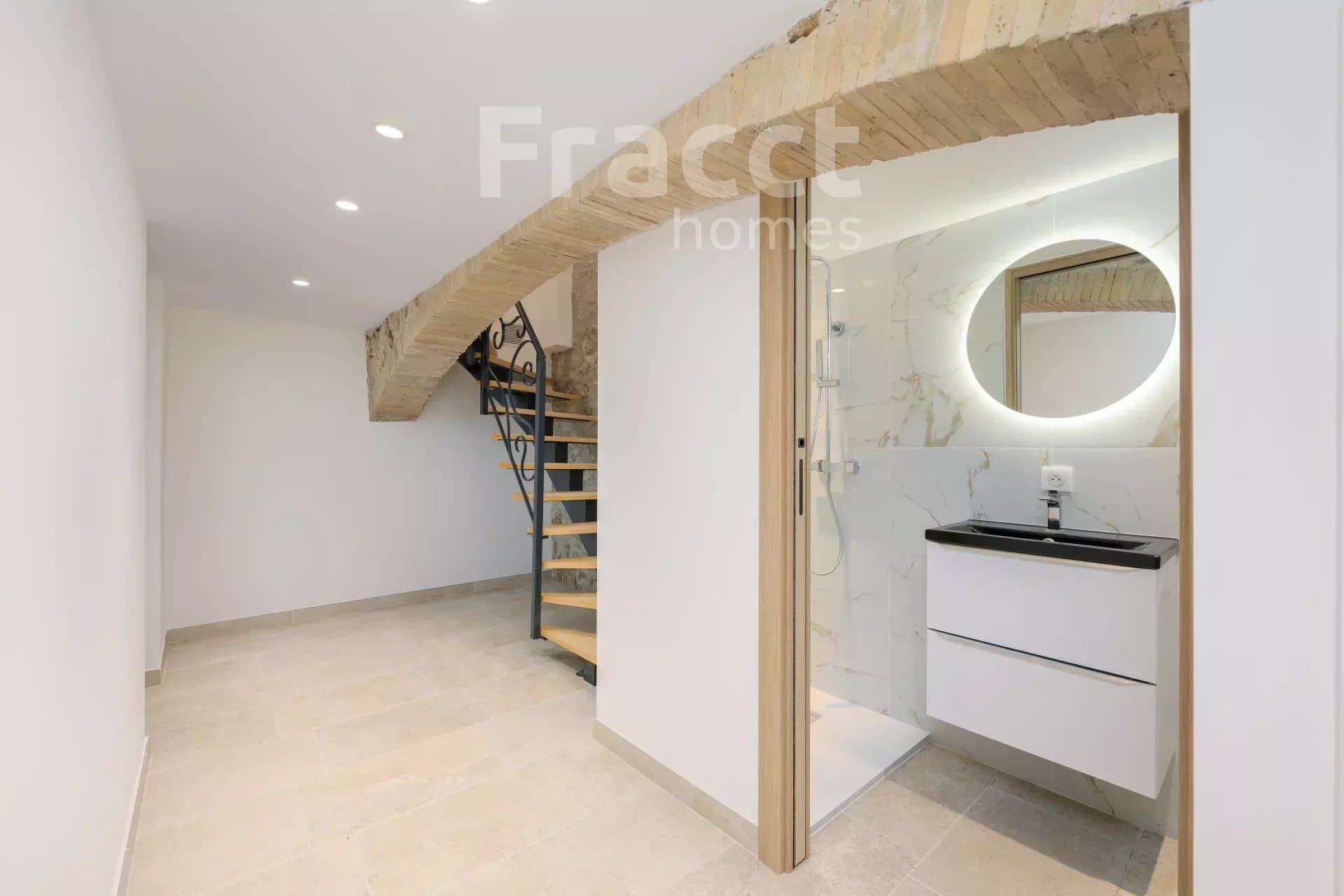 Refinded Garden-Level Duplex — photo 9