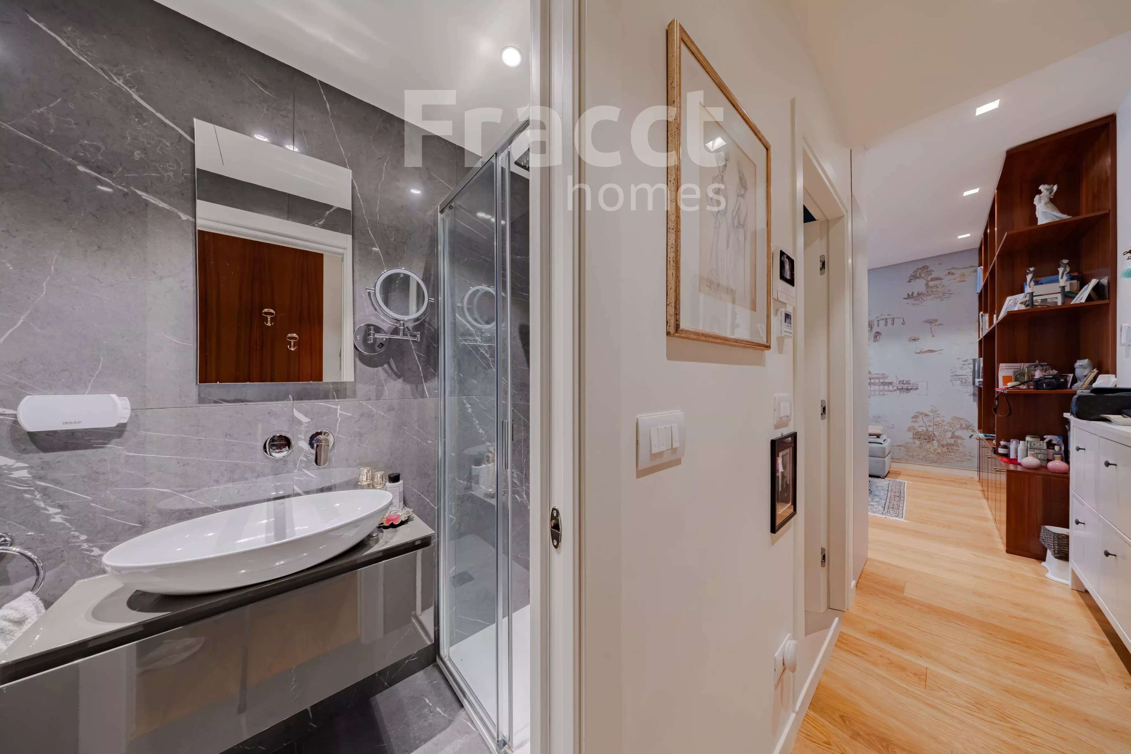 Garden-Level Apartment — photo 9