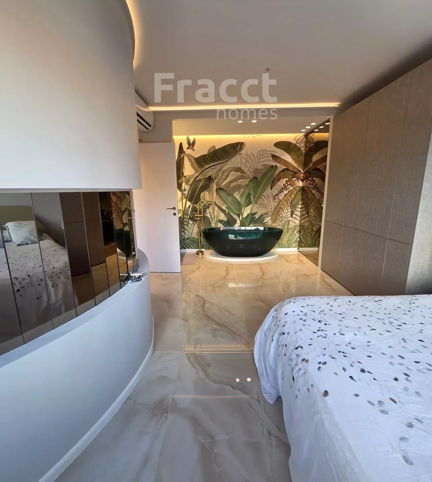 Seafront Elegant Apartment — photo 15