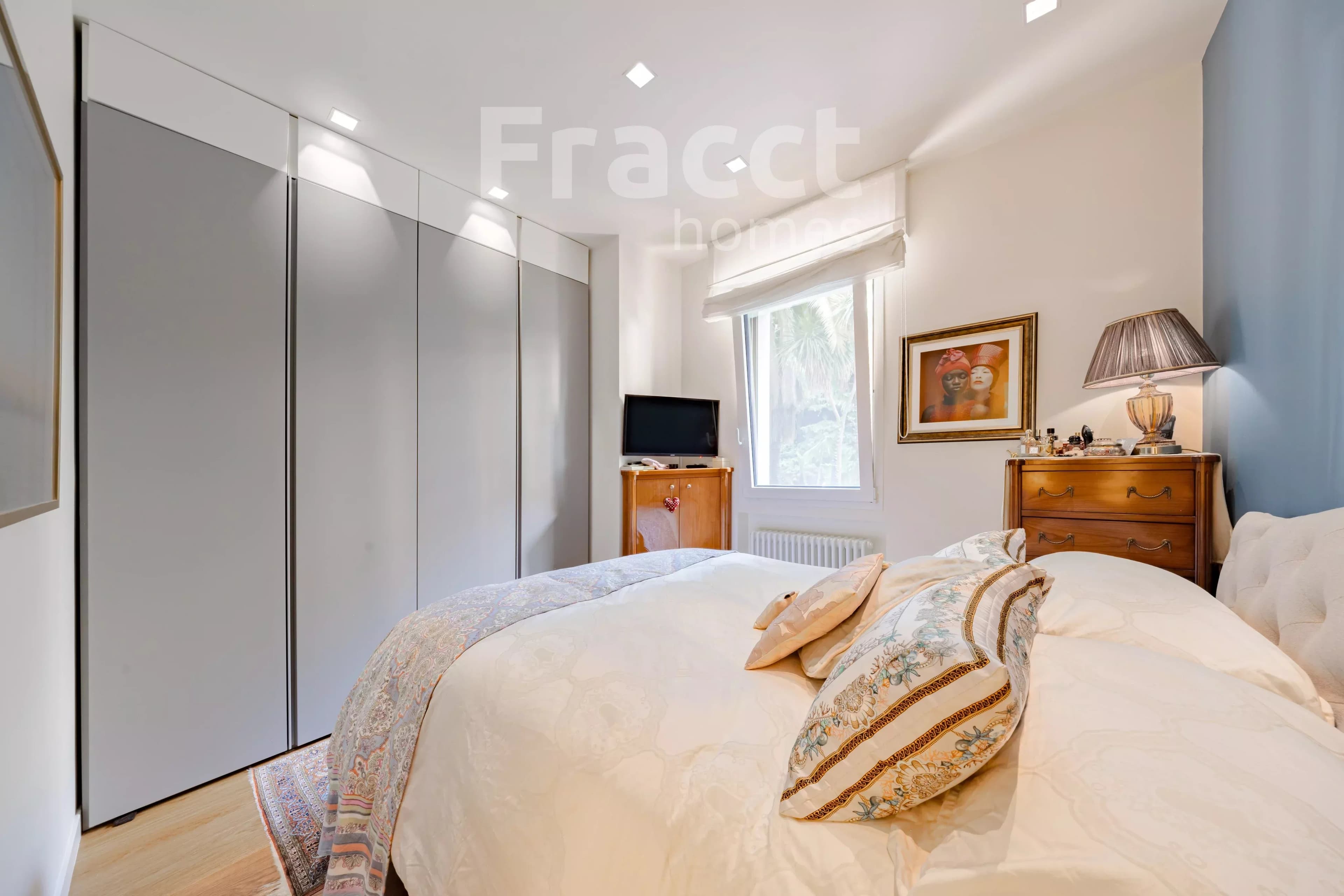 Garden-Level Apartment — photo 10