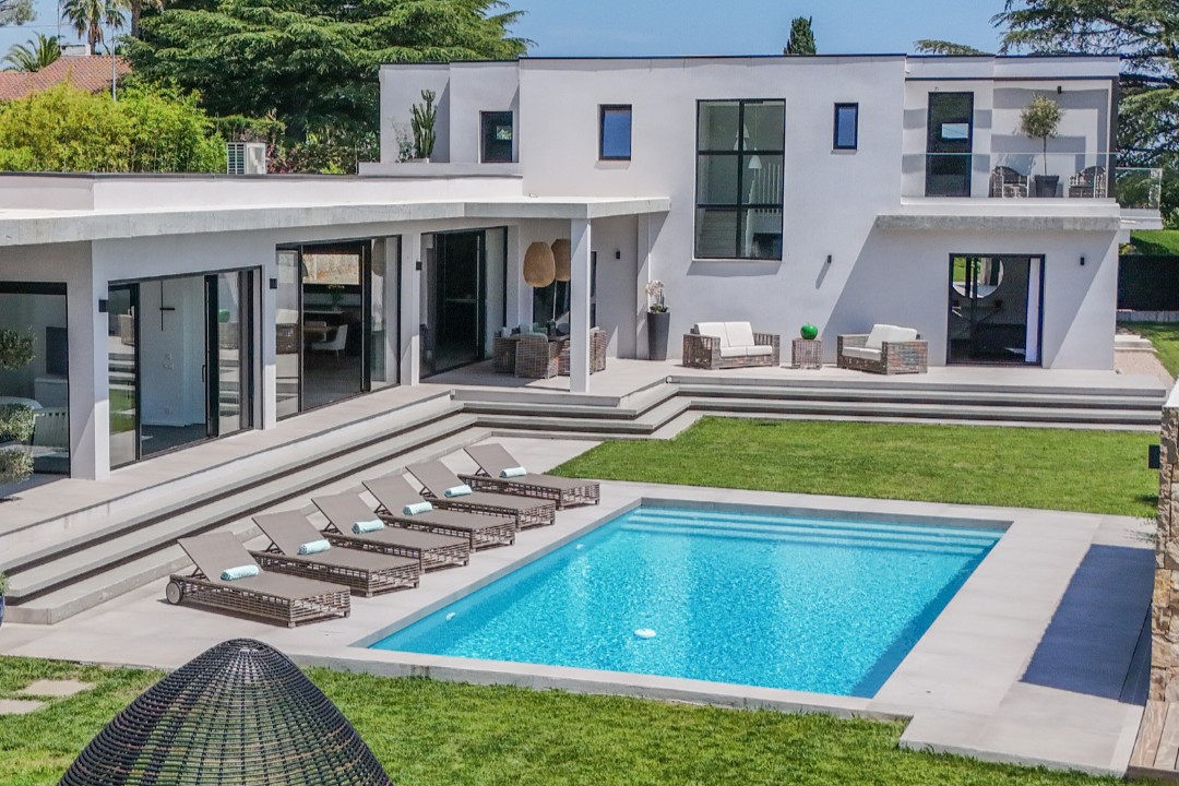 A luxury second-home villa with a terrace overlooking the Mediterranean